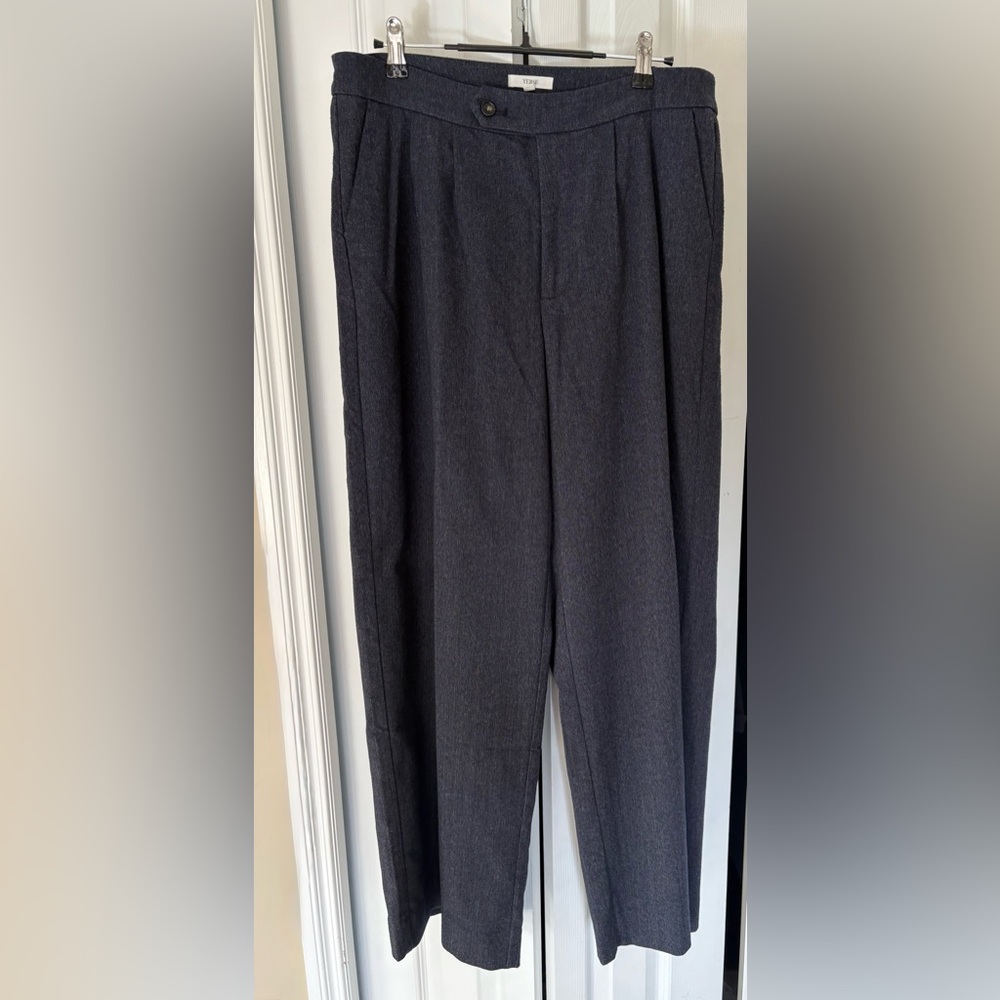 Yerse Women’s Grey Trousers